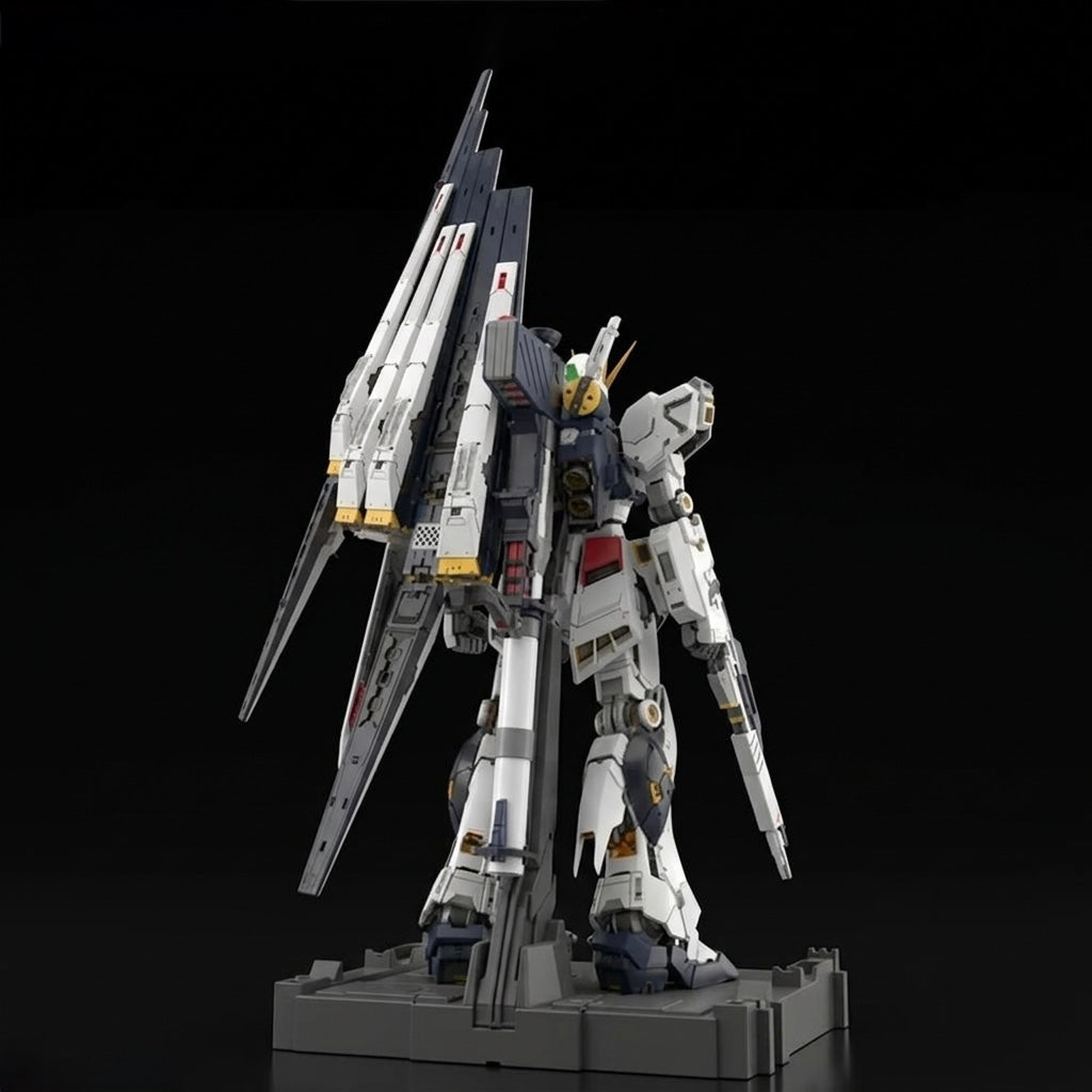Mobile Suit Gundam Nu Gundam Perfect Grade Unleashed 1:60 Scale Model Kit